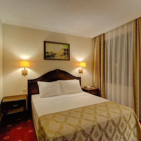 מלון Ducale Lara 5*