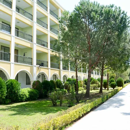 Ducale Lara אנטליה