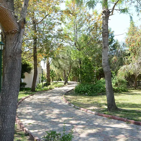 Ducale Lara מלון